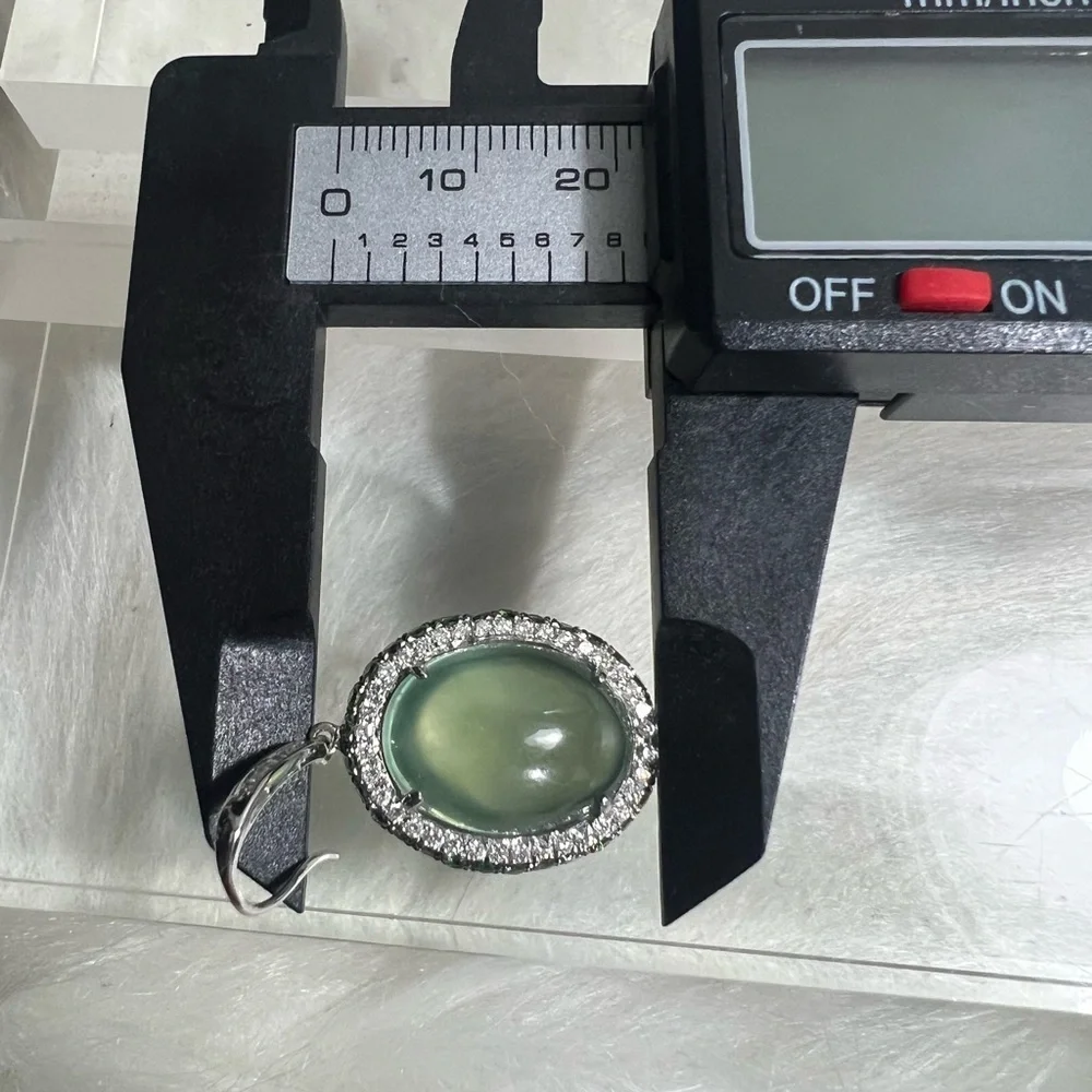 Vintage 18K white gold, Prehnite & Diamond.🤍💚 - Picture 15 of 16
